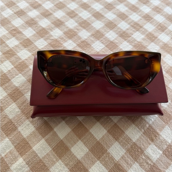 Gucci Women's Brown Sunglasses - Picture 4 of 16